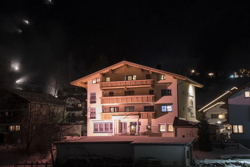 Hotel Garni Europa 장크트안톤암아를베르크 외부 사진