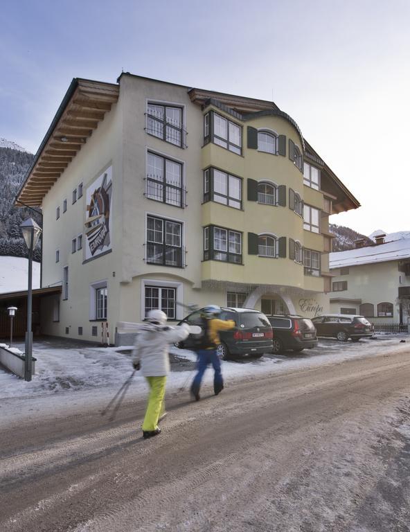 Hotel Garni Europa 장크트안톤암아를베르크 외부 사진