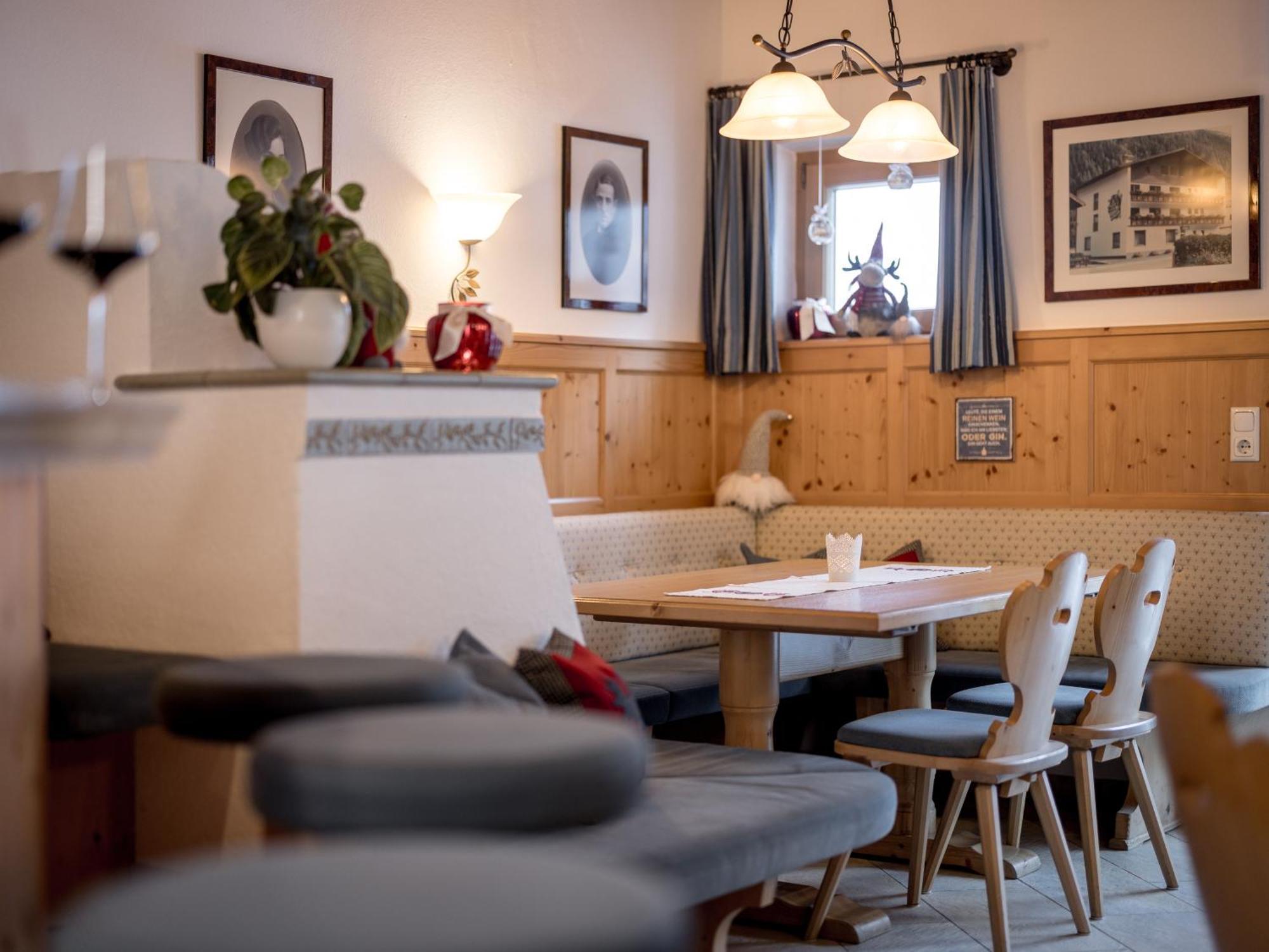 Hotel Garni Europa 장크트안톤암아를베르크 외부 사진