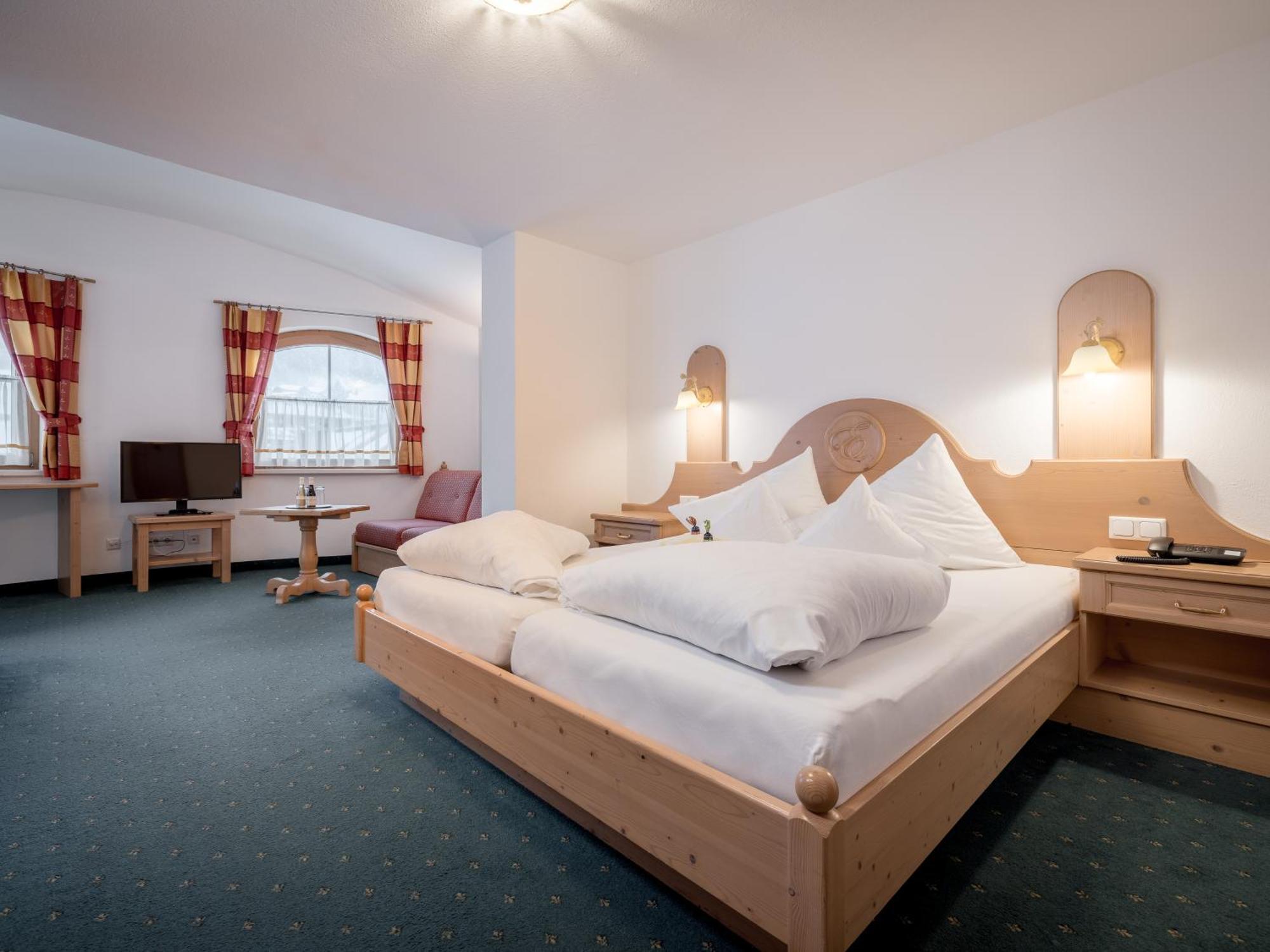Hotel Garni Europa 장크트안톤암아를베르크 외부 사진